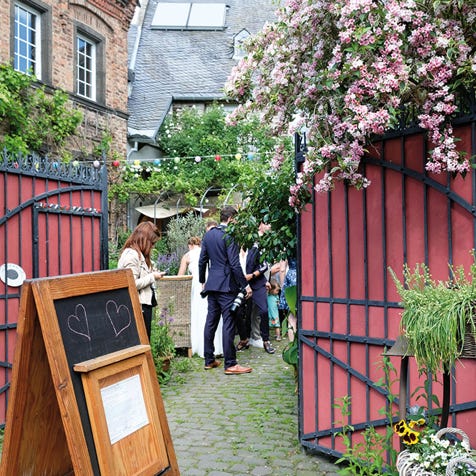 Café Kostbar öffnet die Tore für eine Hochzeit